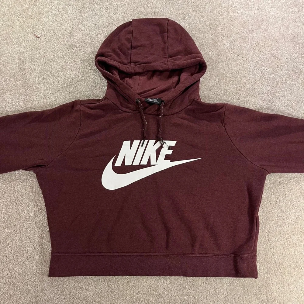 Nike Hoodie Womens Medium Burgundy Cropped Logo Pullover Activewear